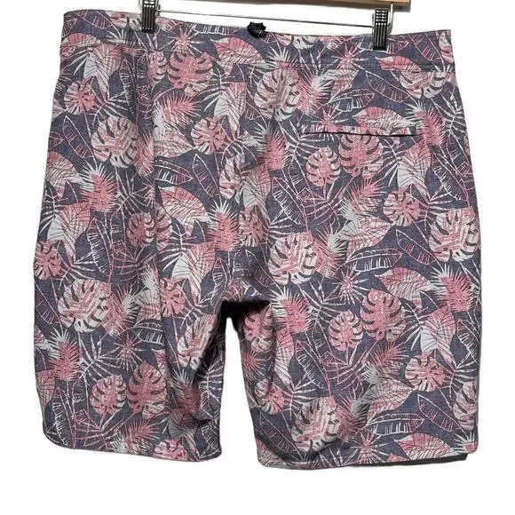 Travis Mathew Foot The Bill BoardShorts / Size-38 - Picture 3 of 9